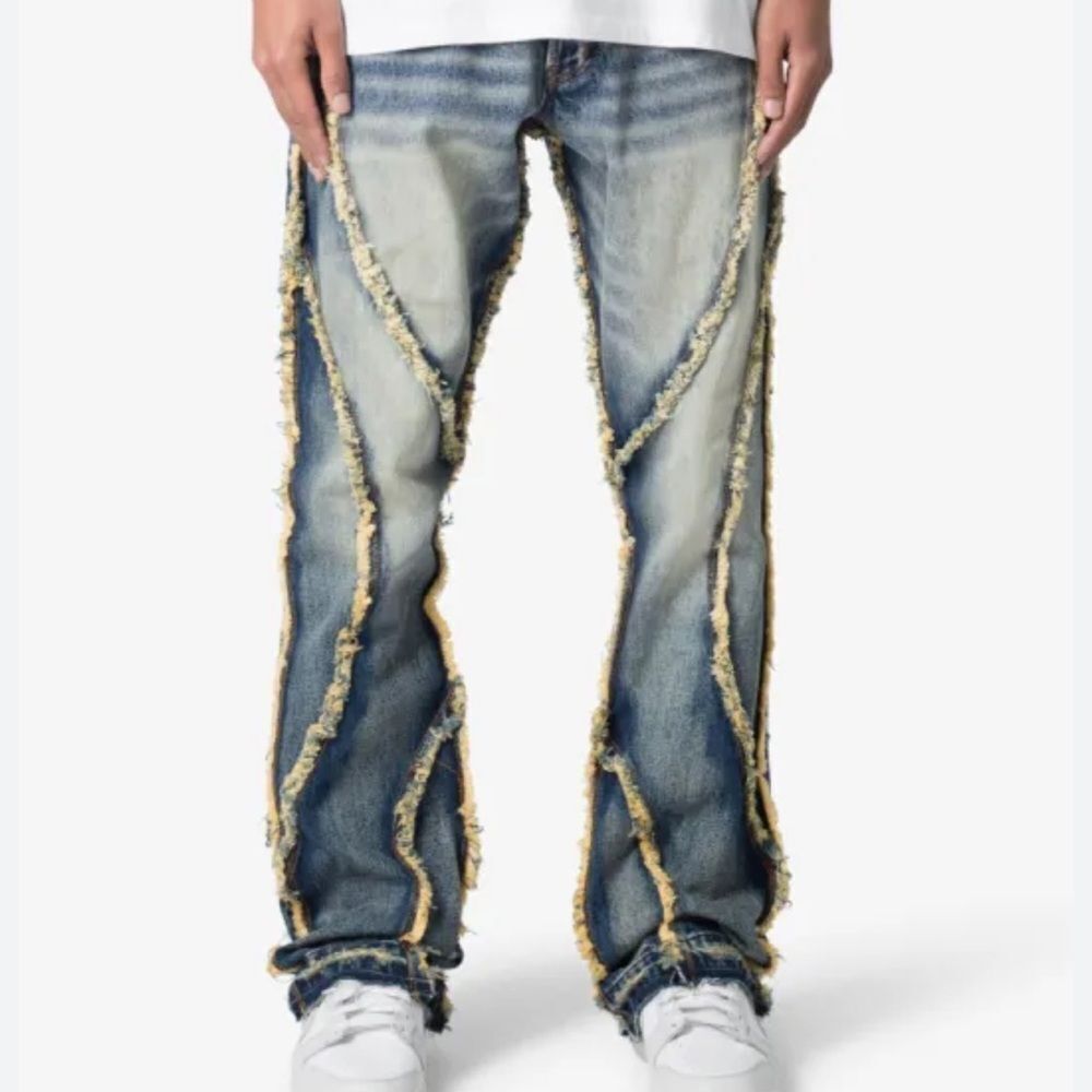 MNML - B638 Ethereal Flare Rip Denim - Medium Blue